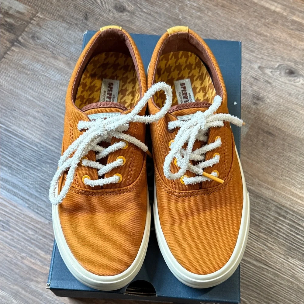Sperry Striper CVO Orange Canvas Sneakers Size -4.5 Men’s 6 Women’s 4.5 Big Kids